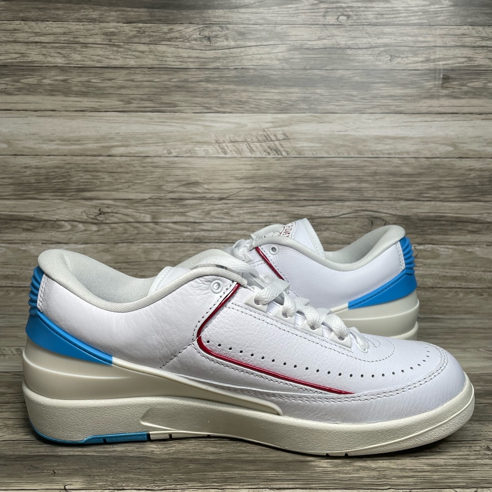 NEW Air Jordan 2 Retro Low UNC To Chicago Women's Size 9 DX4401-164 - Picture 3 of 7